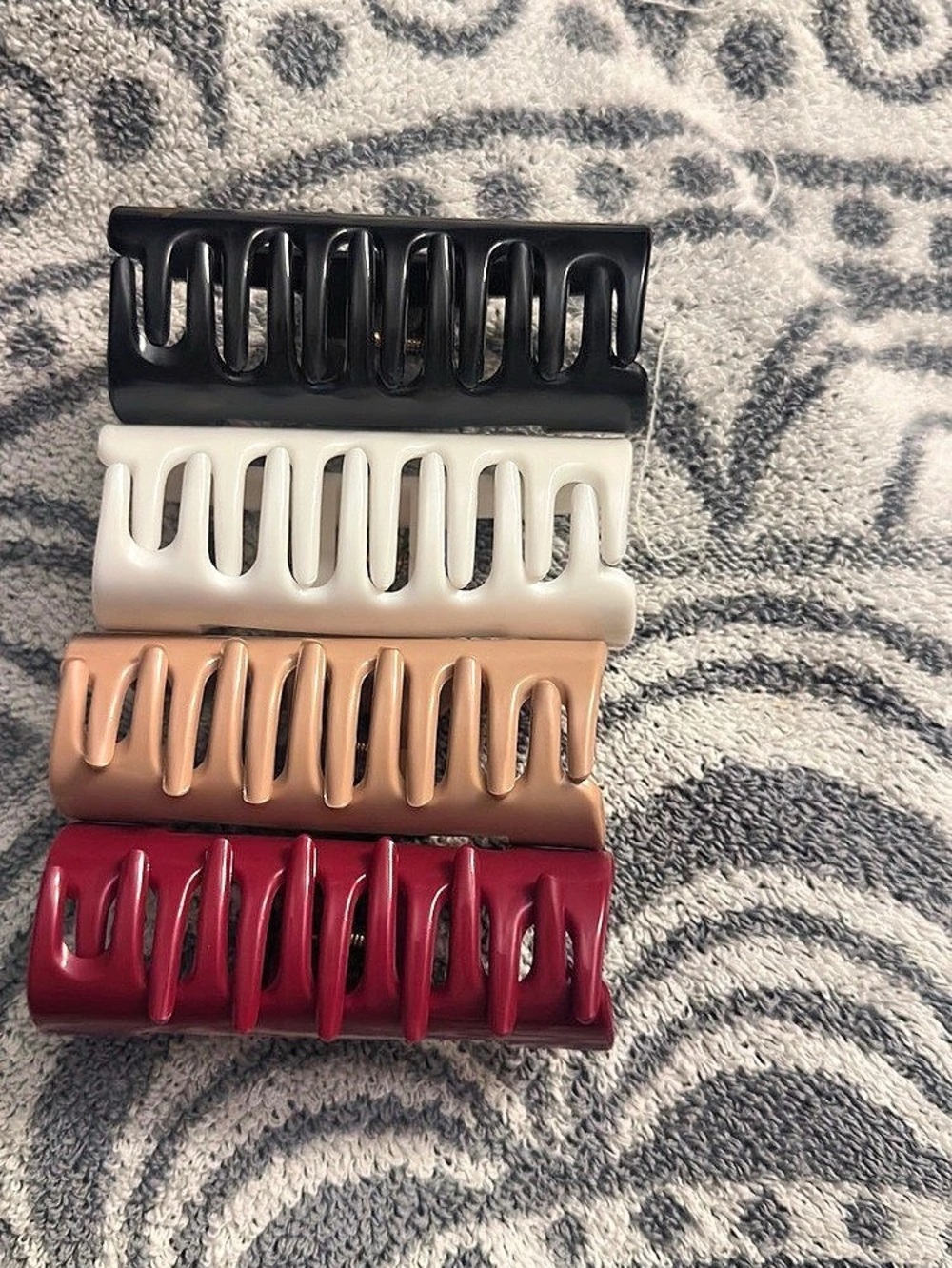 4-Piece silicone Claw Hair Clip Set soft and gentle for your hair